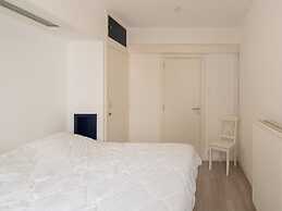 Apartment With Side sea View