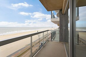 Apartment in Blankenberge With Sea Views