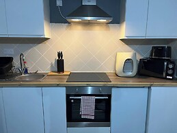 Pine Studio Apartment- Your Own Quiet Space!
