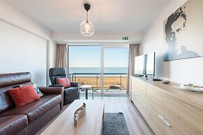 Apartment in Mariakerke With Stunning Sea View