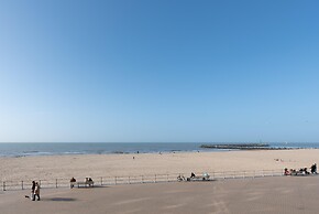 Vintage Apartment With sea View in Ostend