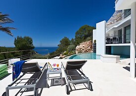 Appealing Villa With Private Terrace