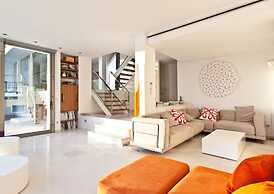 Appealing Villa With Private Terrace