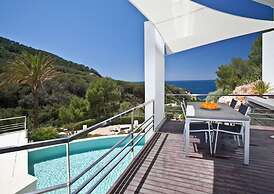 Appealing Villa With Private Terrace