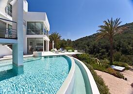 Appealing Villa With Private Terrace