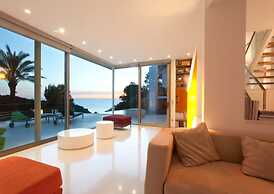 Appealing Villa With Private Terrace