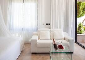 Villa With Direct sea Access