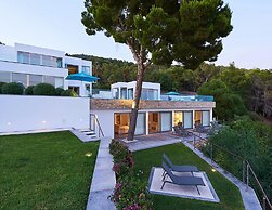 Super Villa With Swimming Pool