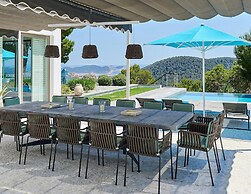 Super Villa With Swimming Pool