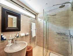Super Villa With Swimming Pool