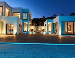 Super Villa With Swimming Pool