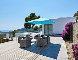 Super Villa With Swimming Pool