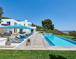 Super Villa With Swimming Pool