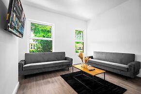 Apartment 1 Bedroom,sleeps6,parking