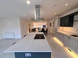 Cosy New 4 bed in Ramsgate Close to Quex Park