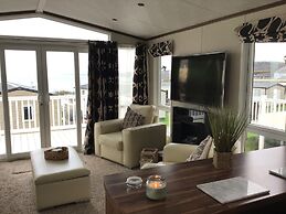 Haven Caravan Sleeps 6 Pet Friendly