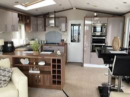 Haven Caravan Sleeps 6 Pet Friendly