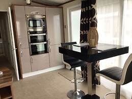 Haven Caravan Sleeps 6 Pet Friendly