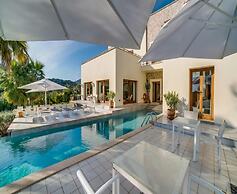 Spacious Villa With Infinity Pool