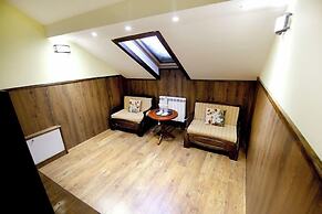 Fox House