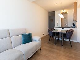 Apartment With Frontal sea View in Raversijde