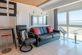 Apartment With Frontal sea View in Ostend