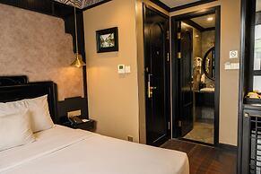 Bay Luxury Beijing Hotel