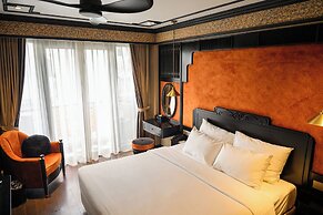Bay Luxury Beijing Hotel