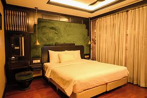 Bay Luxury Beijing Hotel