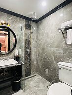 Bay Luxury Beijing Hotel