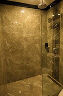 Bay Luxury Beijing Hotel