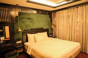 Bay Luxury Beijing Hotel