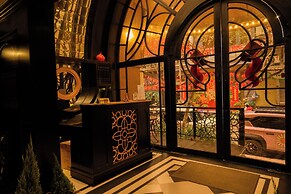 Bay Luxury Beijing Hotel