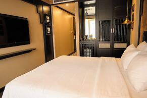 Bay Luxury Beijing Hotel