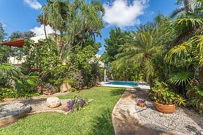 Delightful Family Retreat With Pool
