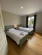 Luxurious Villa With Terrace in the Rural Chalais