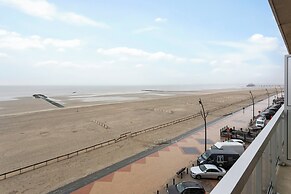 Apartment in Blankenberge by the Beach