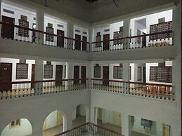 Raj Hotel