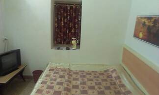 Raj Hotel