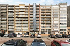 Apartment in Blankenberge With Marina Views