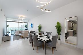 Urban 1BR Palm Apt w Beach Access