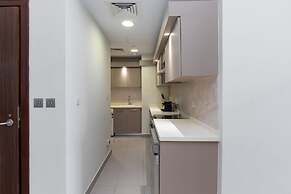 Urban 1BR Palm Apt w Beach Access