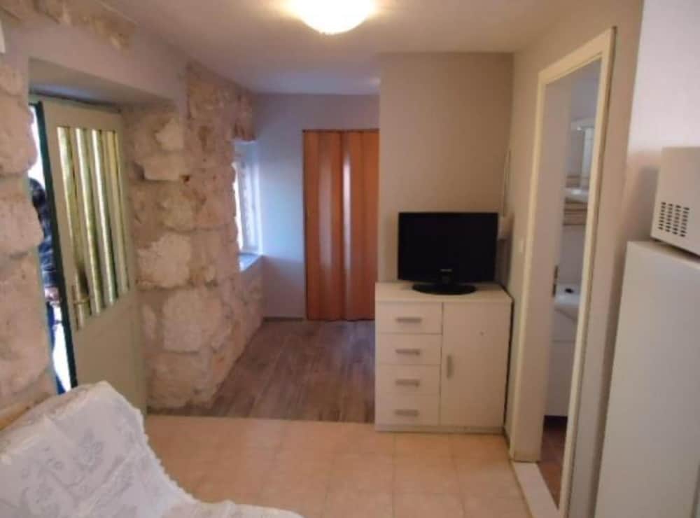 Holiday House Neda