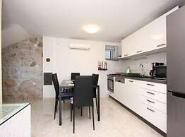 Holiday House Neda