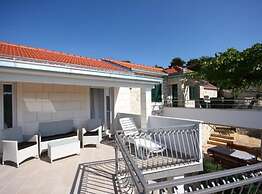 Holiday House Neda