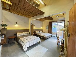 Serenity Courtyard Hotel