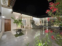 Serenity Courtyard Hotel