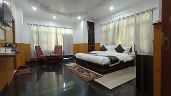 Hotel Sarahan Inn