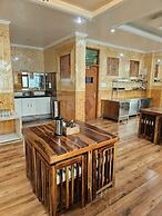 Hotel Sarahan Inn