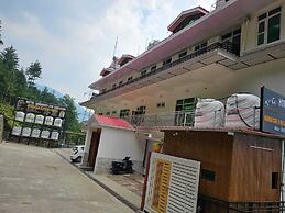 Hotel Sarahan Inn